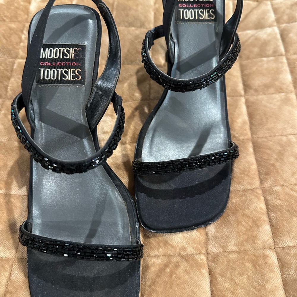 Mootsie Tootsie Black sexy sandals- beads and satin sz 7